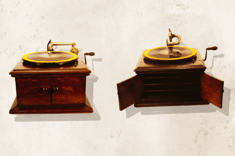 Antique Victor Record Player Value (Most Expensive Sells For $1800)
