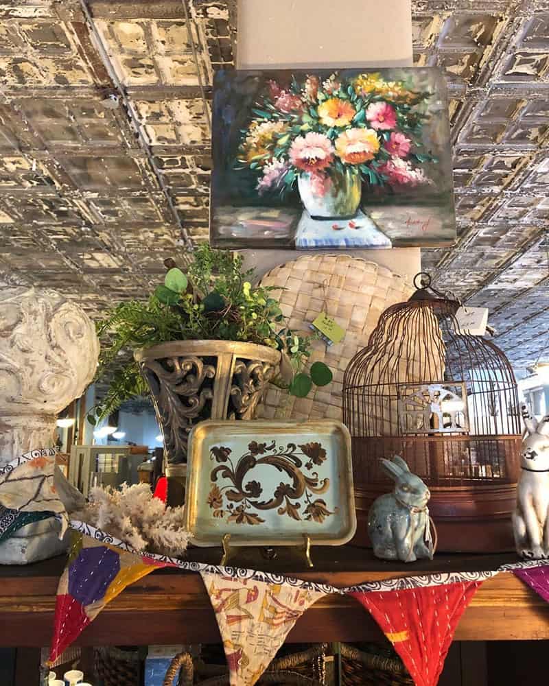 Antique Stores in Milwaukee - Farm Girl Art and Antiques